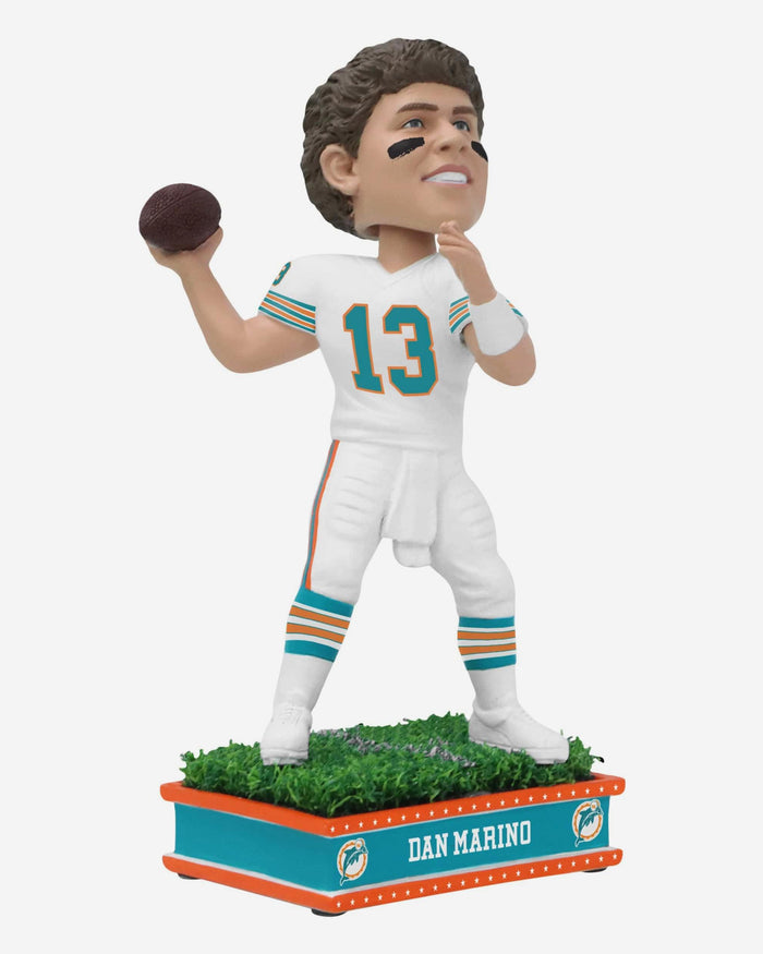 Dan Marino Miami Dolphins Field Star Bobblehead FOCO - FOCO.com