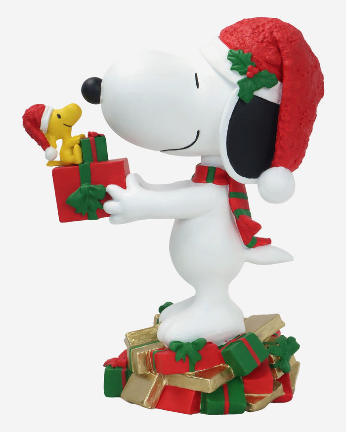 Snoopy & Woodstock Peanuts Christmas Presents Bobblehead FOCO - FOCO.com