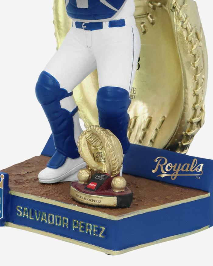 Salvador Perez Kansas City Royals 2013 Gold Glove Bobblehead FOCO - FOCO.com