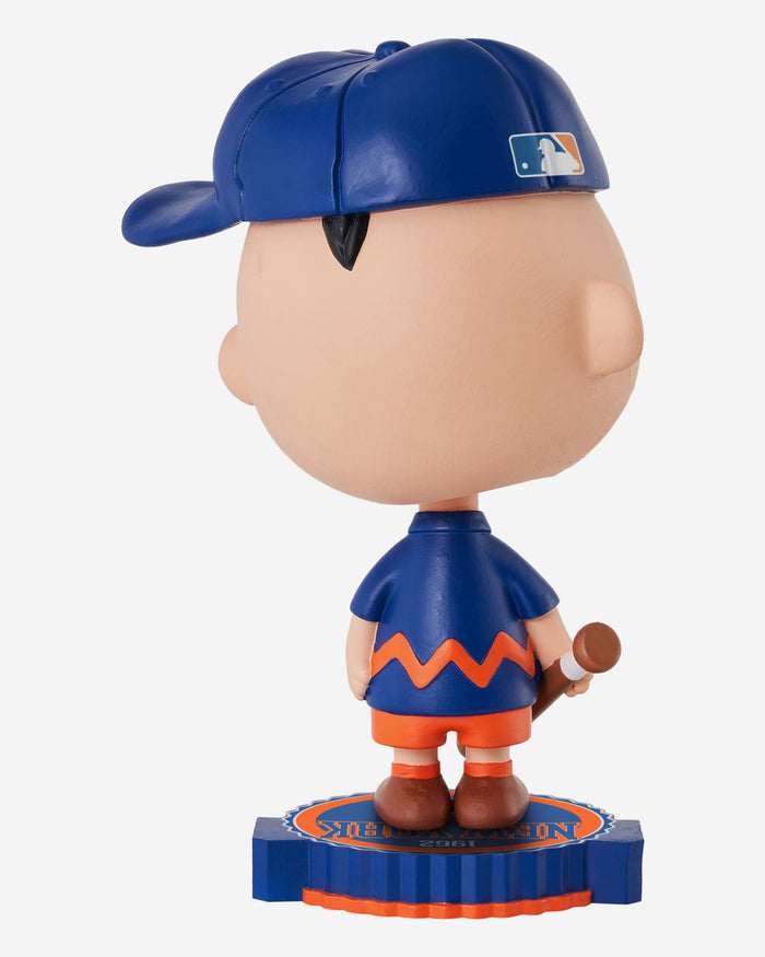 Official Snoopy And Charlie Brown Play Baseball Chicago Cubs Logo