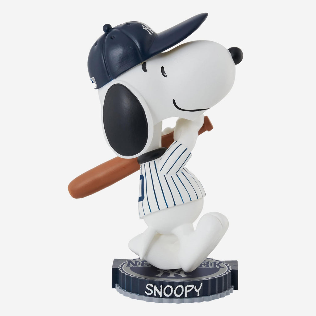 New York Yankees Snoopy Peanuts Bighead Bobblehead FOCO - FOCO.com