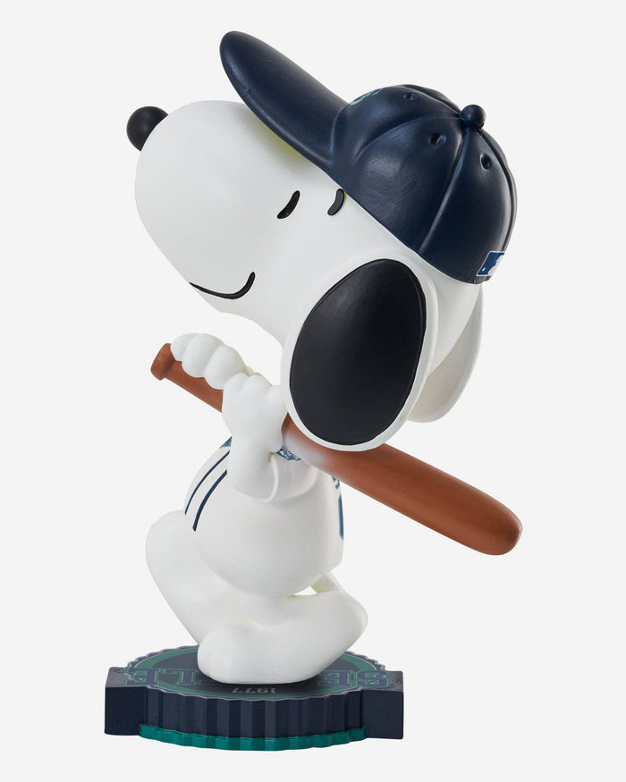 Seattle Mariners Snoopy Peanuts Bighead Bobblehead FOCO - FOCO.com