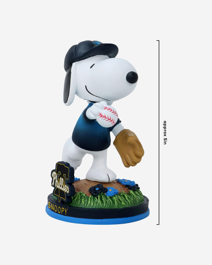 Philadelphia Phillies Snoopy Peanuts City Connect Bobblehead FOCO - FOCO.com