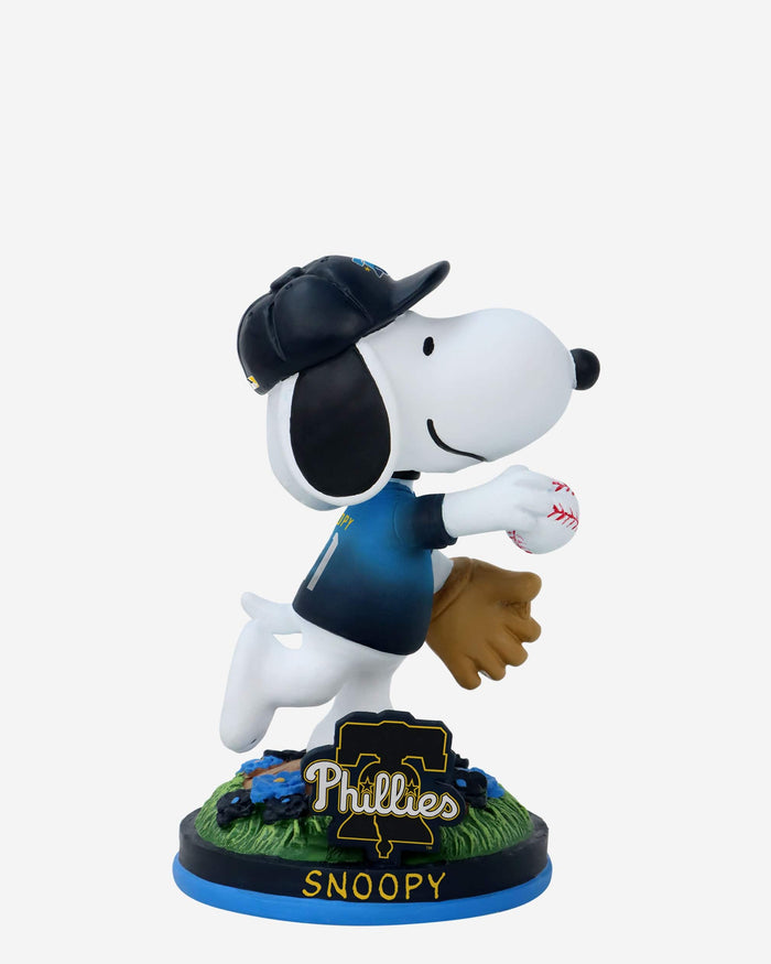 Philadelphia Phillies Snoopy Peanuts City Connect Bobblehead FOCO - FOCO.com