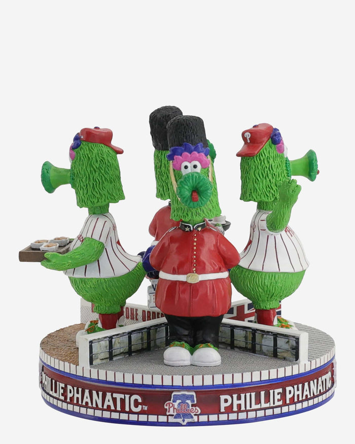 Phillie Phanatic Philadelphia Phillies 2024 MLB London Huddle Spinner Mini Bobblehead Scene FOCO - FOCO.com