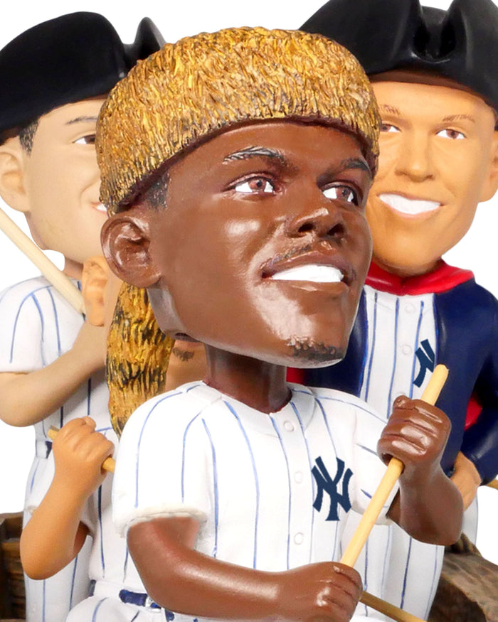 New York Yankees America's 250th Anniversary Crossing the Delaware Mini Bobblehead Scene