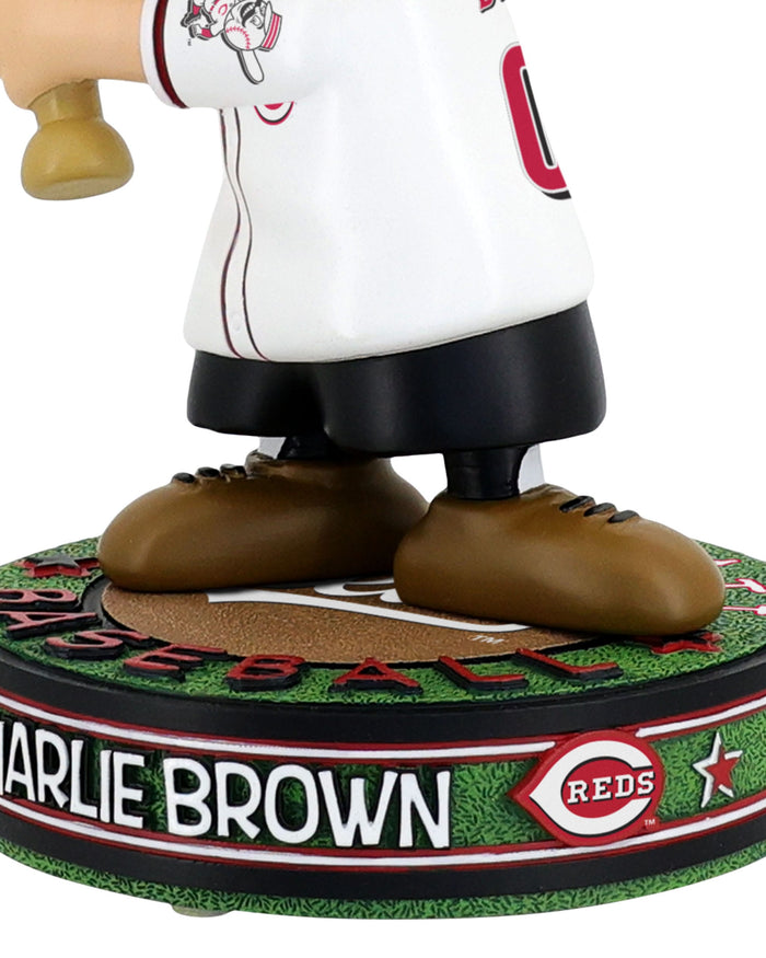 Cincinnati Reds Charlie Brown Peanuts Batting Bighead Bobblehead