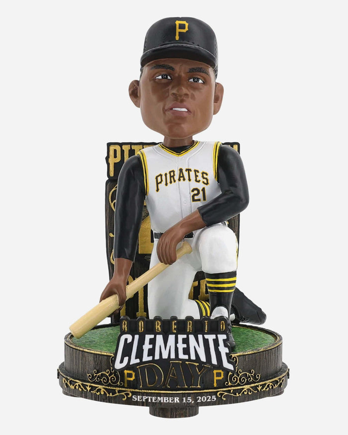 Roberto Clemente Pittsburgh Pirates Roberto Clemente Day Bobblehead FOCO - FOCO.com