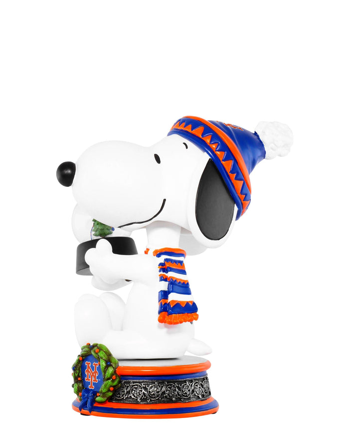 New York Mets Snoopy Peanuts Snow Globe Bobblehead FOCO - FOCO.com