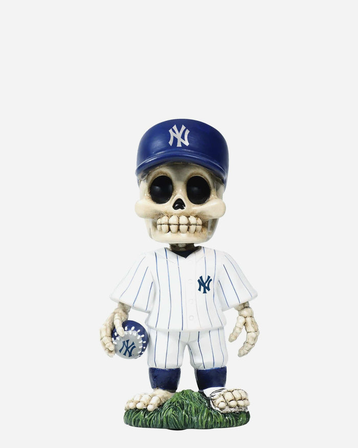 New York Yankees Team Skull Mini Bobblehead FOCO - FOCO.com