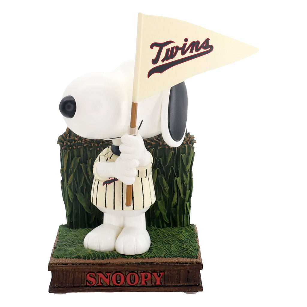 Minnesota Twins Snoopy Peanuts 2026 Dyersville Cornfield Mini Bobblehead FOCO - FOCO.com
