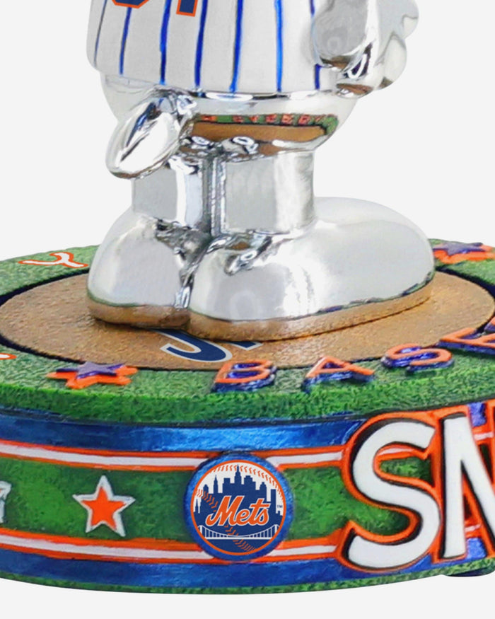 New York Mets Snoopy Peanuts Electroplated Bighead Bobblehead FOCO - FOCO.com