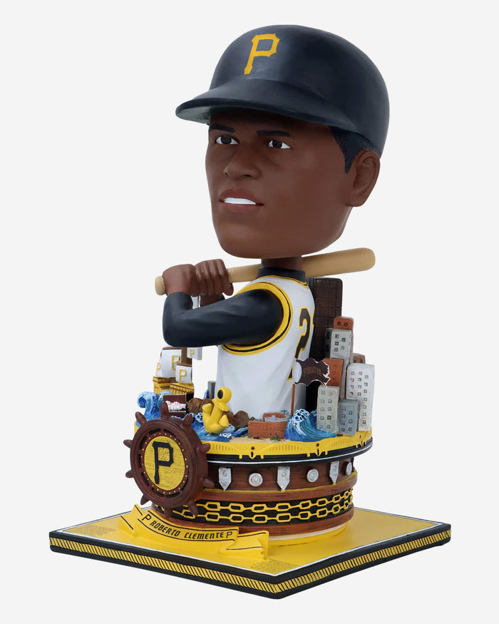 Roberto Clemente Pittsburgh Pirates Bust Bighead Bobblehead FOCO - FOCO.com