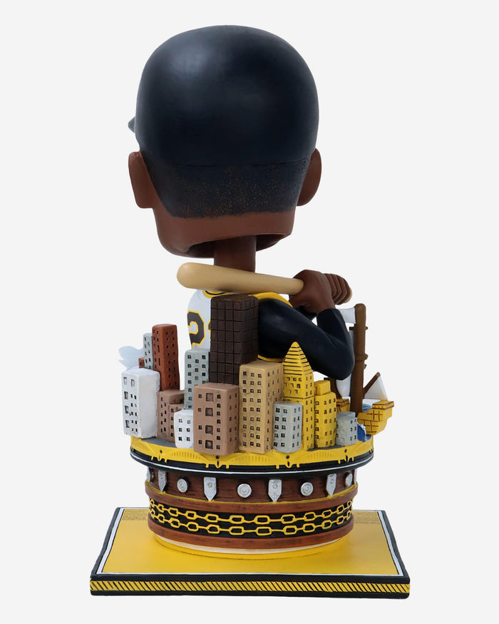 Roberto Clemente Pittsburgh Pirates Bust Bighead Bobblehead FOCO - FOCO.com