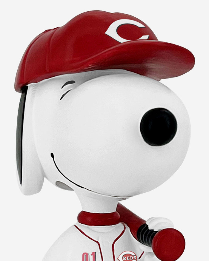 Cincinnati Reds Snoopy Peanuts Mini Bighead Bobblehead FOCO - FOCO.com