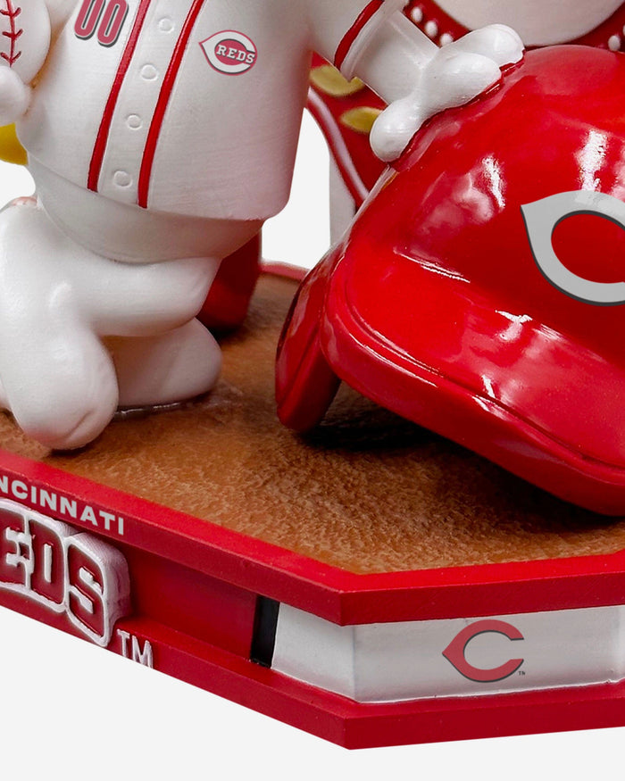 Cincinnati Reds Snoopy & Woodstock Joe Cool Peanuts Dual Bobblehead FOCO - FOCO.com