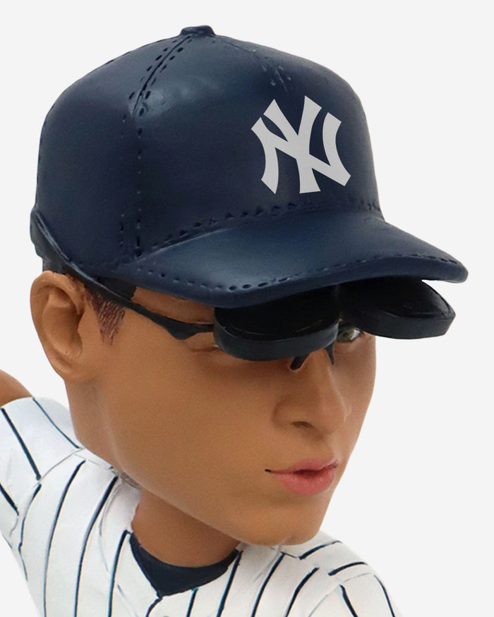 Derek Jeter New York Yankees A Tribute To The Captain Sports Illustrated Cover Bobblehead FOCO - FOCO.com