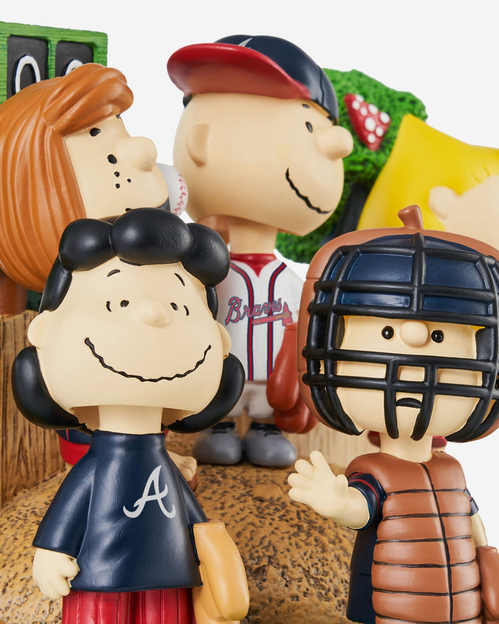 Atlanta Braves Peanuts Gang Baseball Field Mini Bobblehead Scene FOCO - FOCO.com
