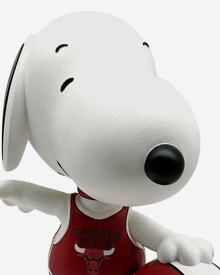 Chicago Bulls Snoopy Peanuts Bighead Bobblehead FOCO - FOCO.com