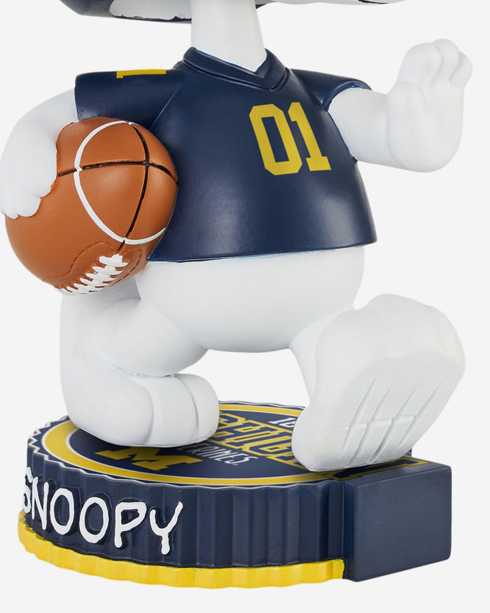 Michigan Wolverines Snoopy Peanuts Bighead Bobblehead FOCO - FOCO.com