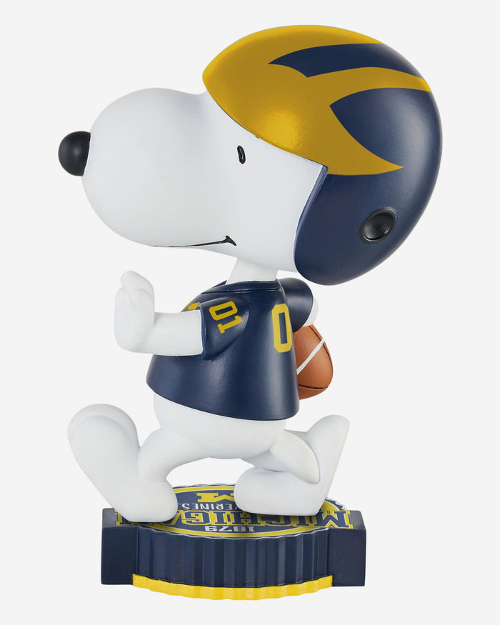 Michigan Wolverines Snoopy Peanuts Bighead Bobblehead FOCO - FOCO.com