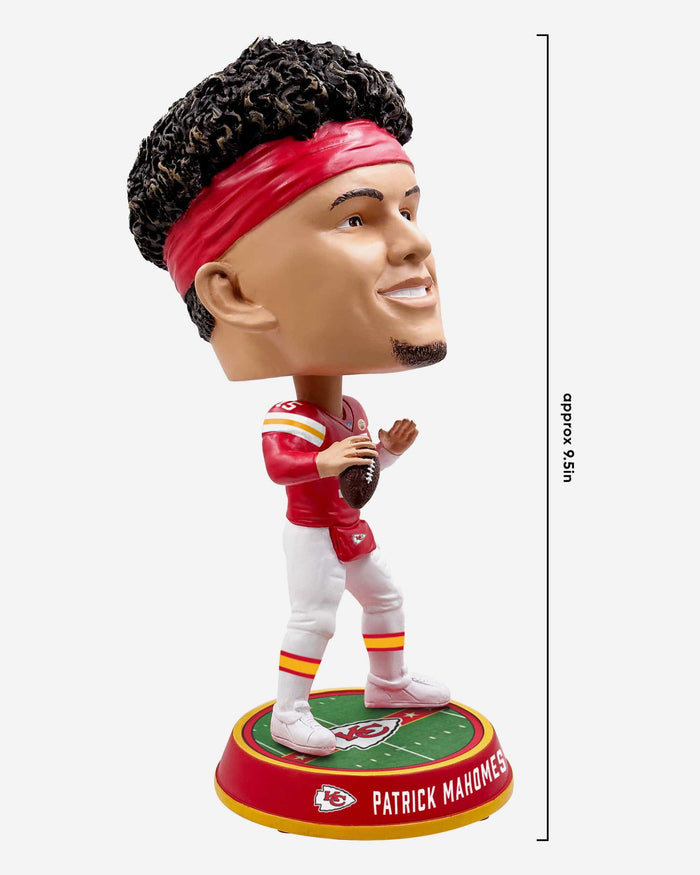 Patrick Mahomes Kansas City Chiefs Field Stripe Bighead Bobblehead FOCO - FOCO.com