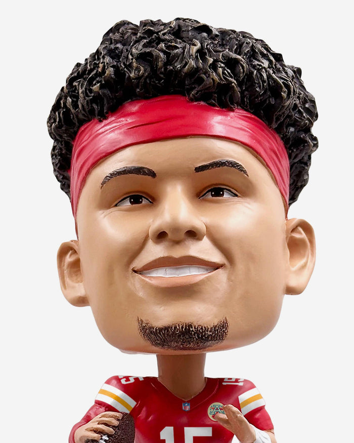 Patrick Mahomes Kansas City Chiefs Field Stripe Bighead Bobblehead FOCO - FOCO.com