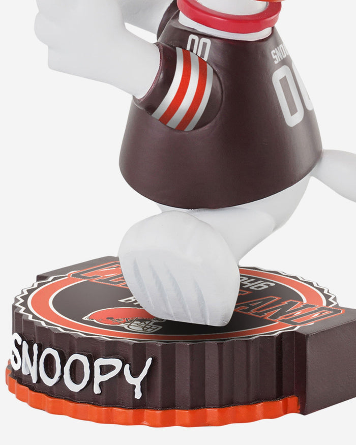 Cleveland Browns Snoopy Peanuts Bighead Bobblehead FOCO - FOCO.com