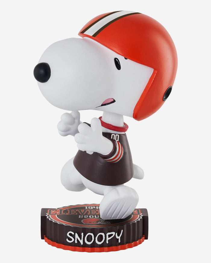Cleveland Browns Snoopy Peanuts Bighead Bobblehead FOCO - FOCO.com