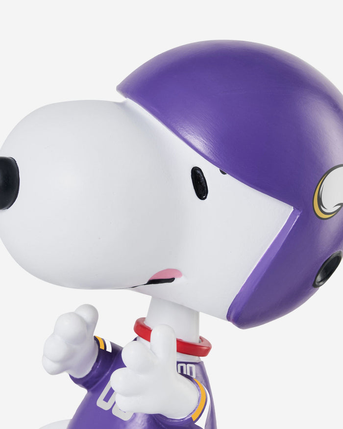 Minnesota Vikings Snoopy Peanuts Bighead Bobblehead FOCO - FOCO.com