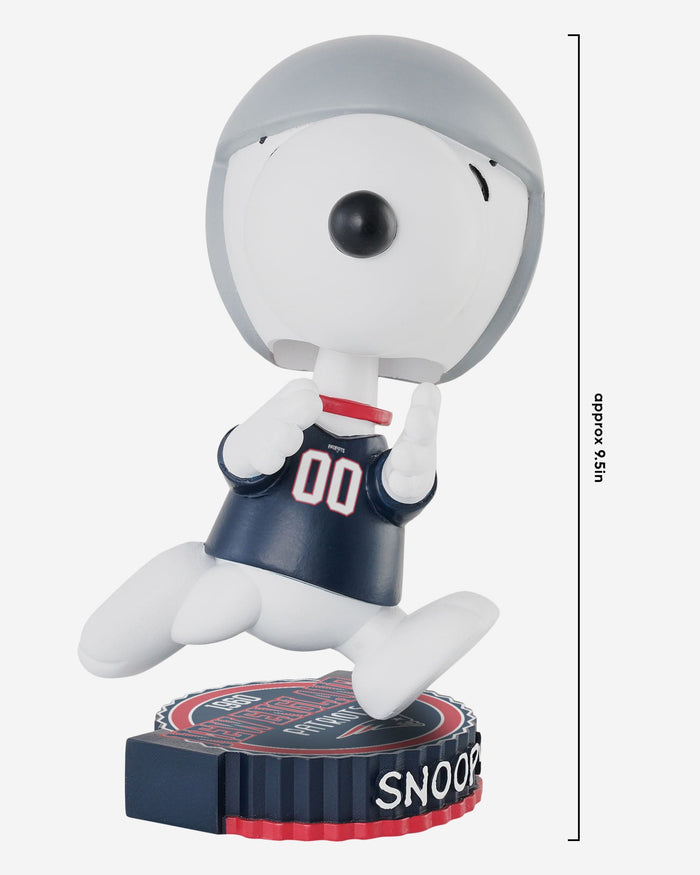 New England Patriots Snoopy Peanuts Bighead Bobblehead FOCO - FOCO.com