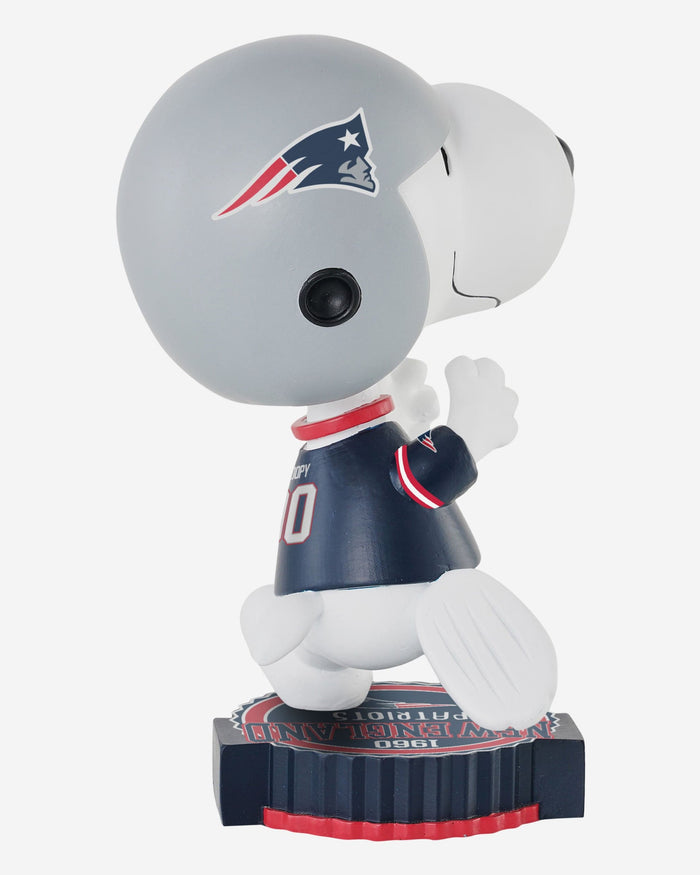 New England Patriots Snoopy Peanuts Bighead Bobblehead FOCO - FOCO.com
