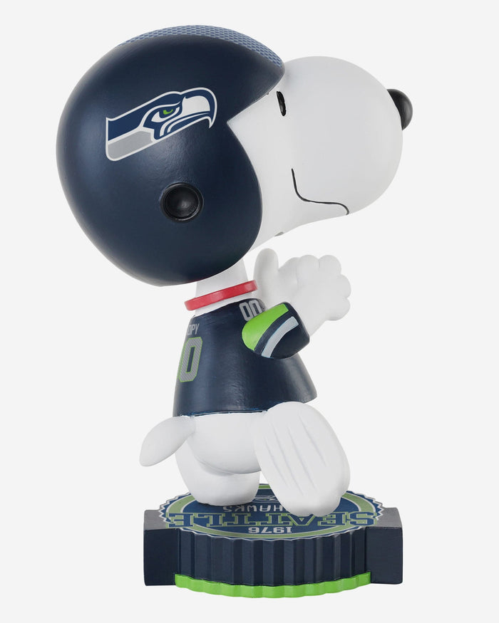 Seattle Seahawks Snoopy Peanuts Bighead Bobblehead FOCO - FOCO.com