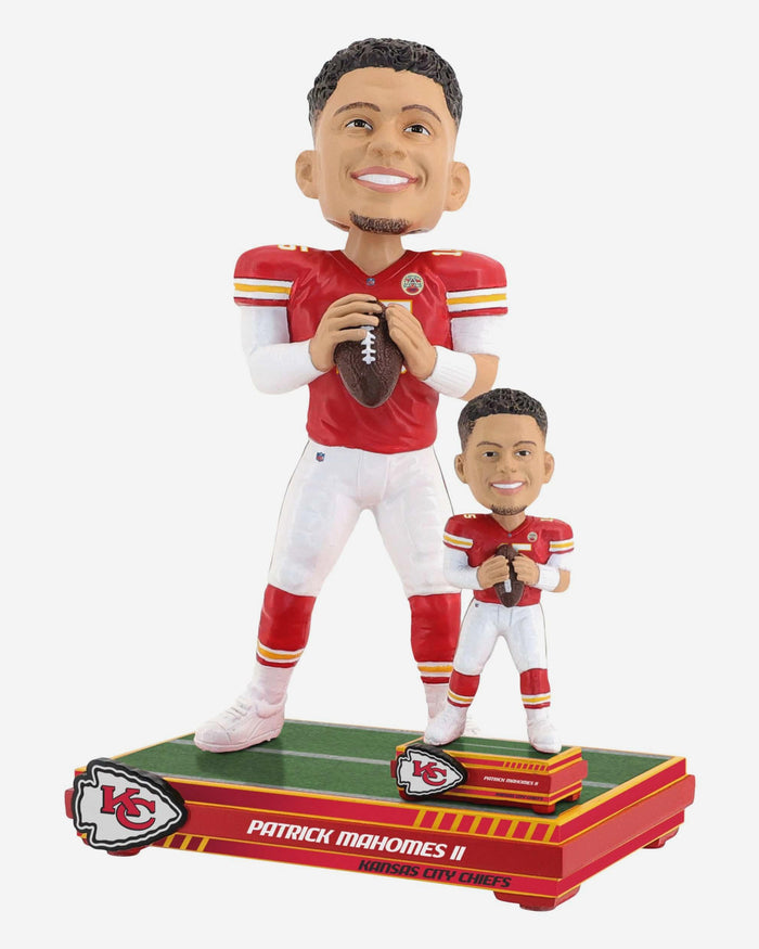 Patrick Mahomes Kansas City Chiefs Magnetized Bobble Dubblz Bobblehead FOCO - FOCO.com