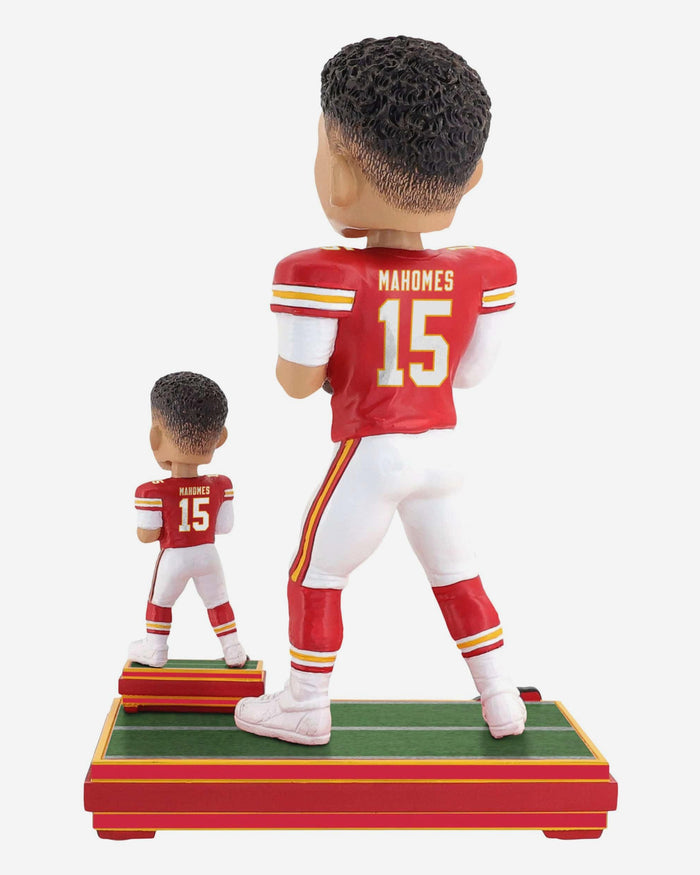 Patrick Mahomes Kansas City Chiefs Magnetized Bobble Dubblz Bobblehead FOCO - FOCO.com