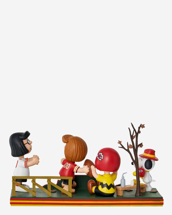 Kansas City Chiefs Peanuts Gang Mini Bobblehead Scene FOCO - FOCO.com