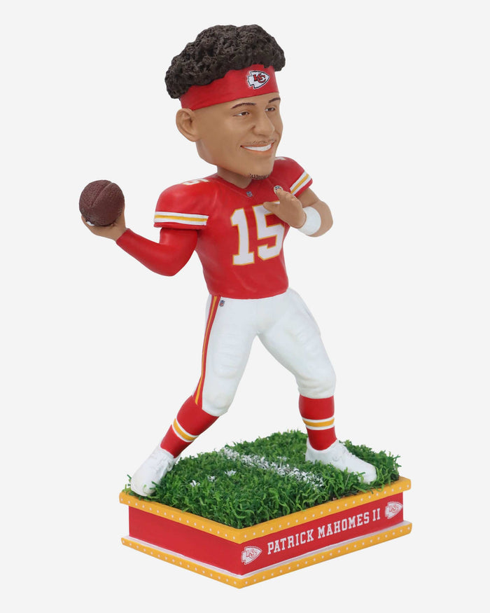 Patrick Mahomes Kansas City Chiefs Field Star Bobblehead FOCO - FOCO.com