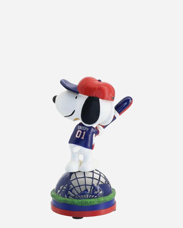 Dominican Republic Snoopy Peanuts 2026 World Baseball Classic Bobblehead FOCO - FOCO.com