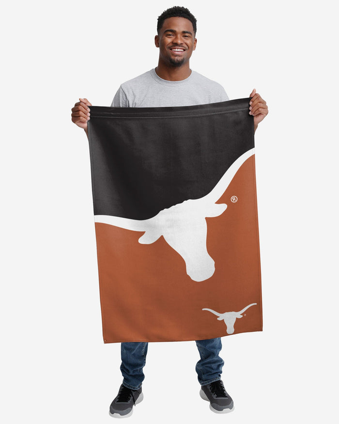 Texas Longhorns Vertical Flag FOCO - FOCO.com