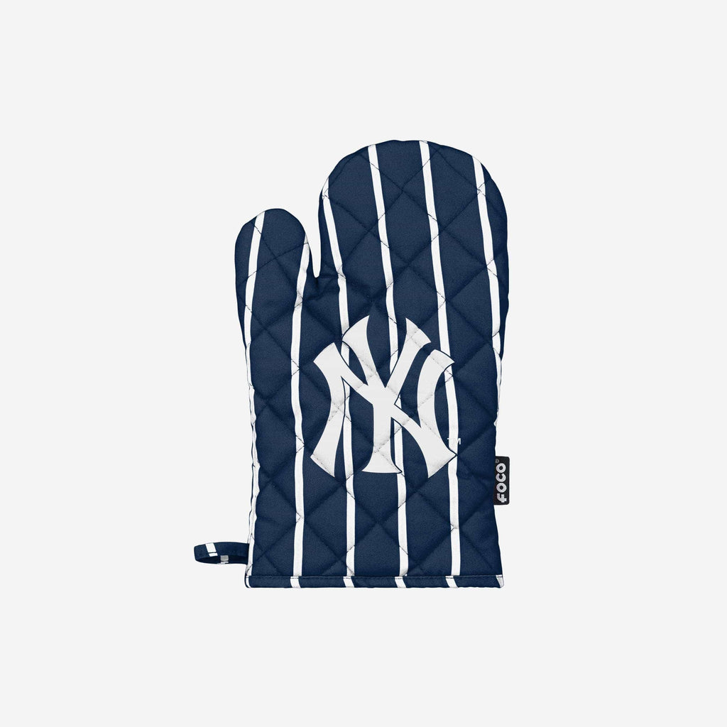 New York Yankees Pinstripe Oven Mitt FOCO - FOCO.com