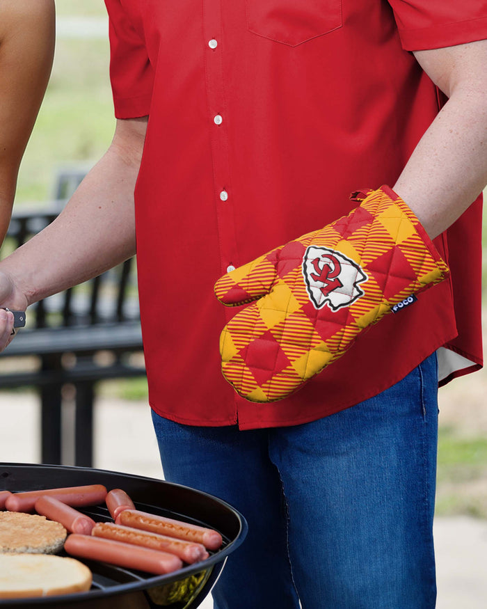 Kansas City Chiefs Plaid Oven Mitt FOCO - FOCO.com