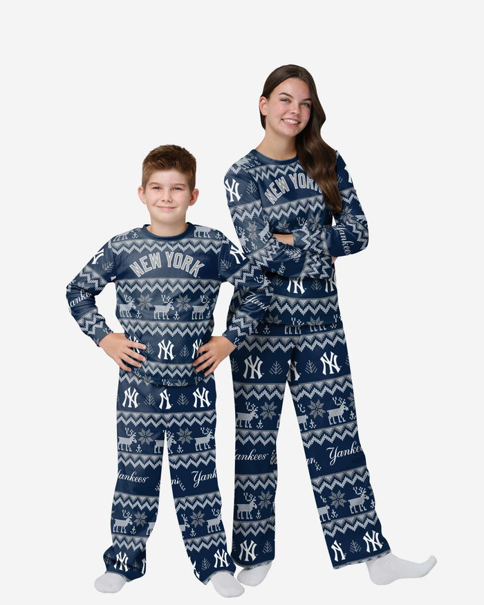 New York Yankees Youth Ugly Pattern Family Holiday Pajamas FOCO 4 - FOCO.com