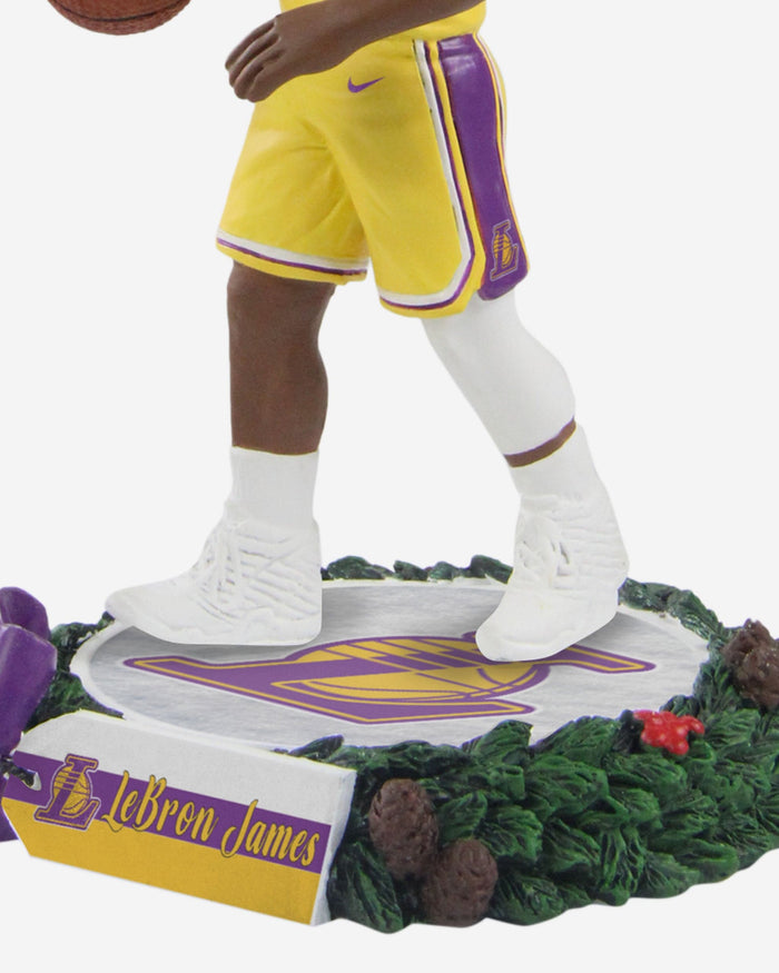 LeBron James Los Angeles Lakers Holiday Wreath Bighead Bobblehead FOCO - FOCO.com