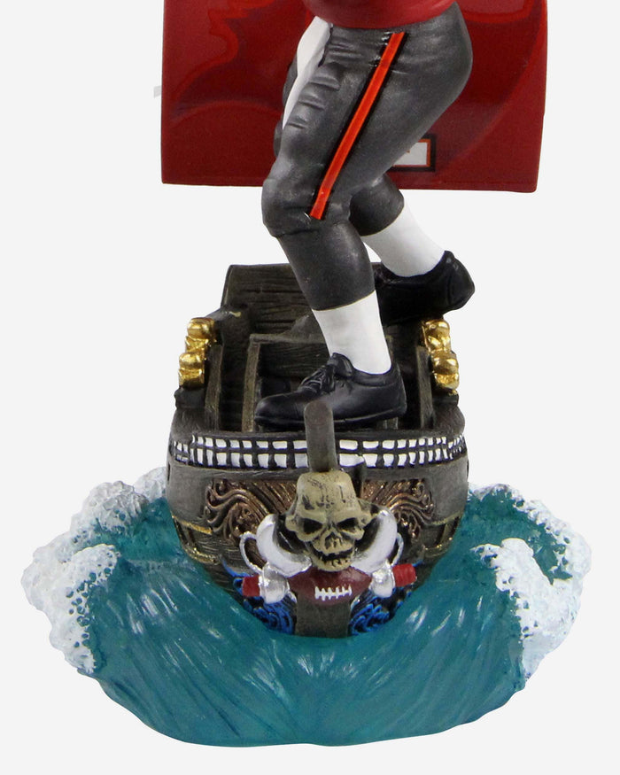 Tom Brady Tampa Bay Buccaneers Pirate Ship Bobblehead FOCO - FOCO.com