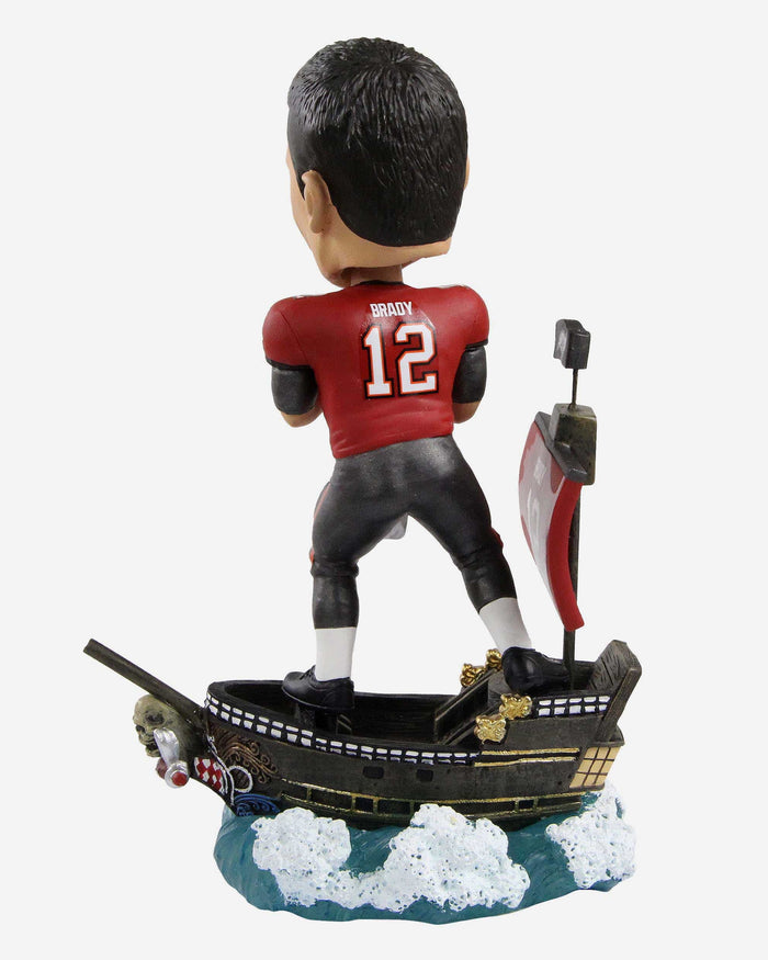 Tom Brady Tampa Bay Buccaneers Pirate Ship Bobblehead FOCO - FOCO.com