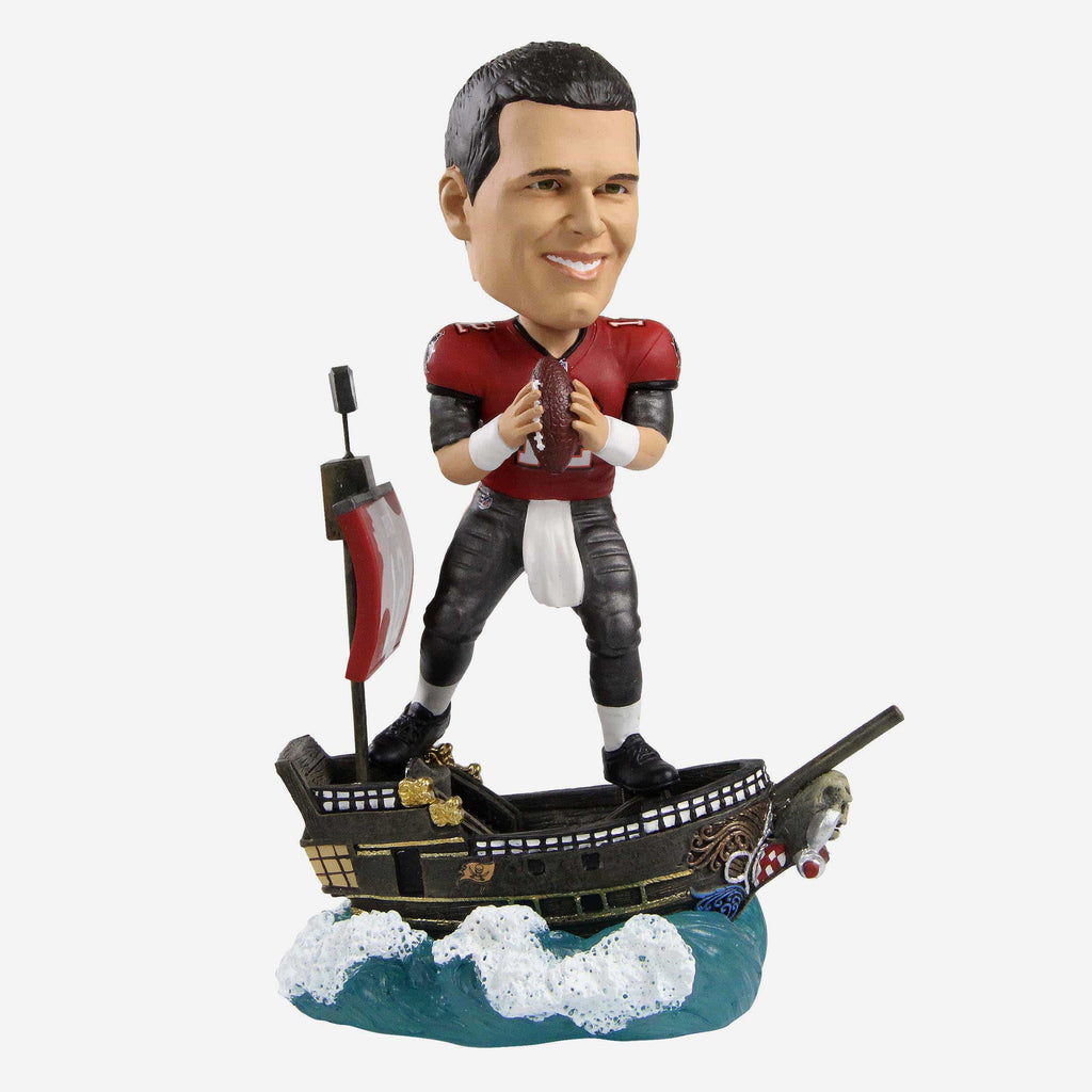 Tom Brady Tampa Bay Buccaneers Pirate Ship Bobblehead FOCO - FOCO.com