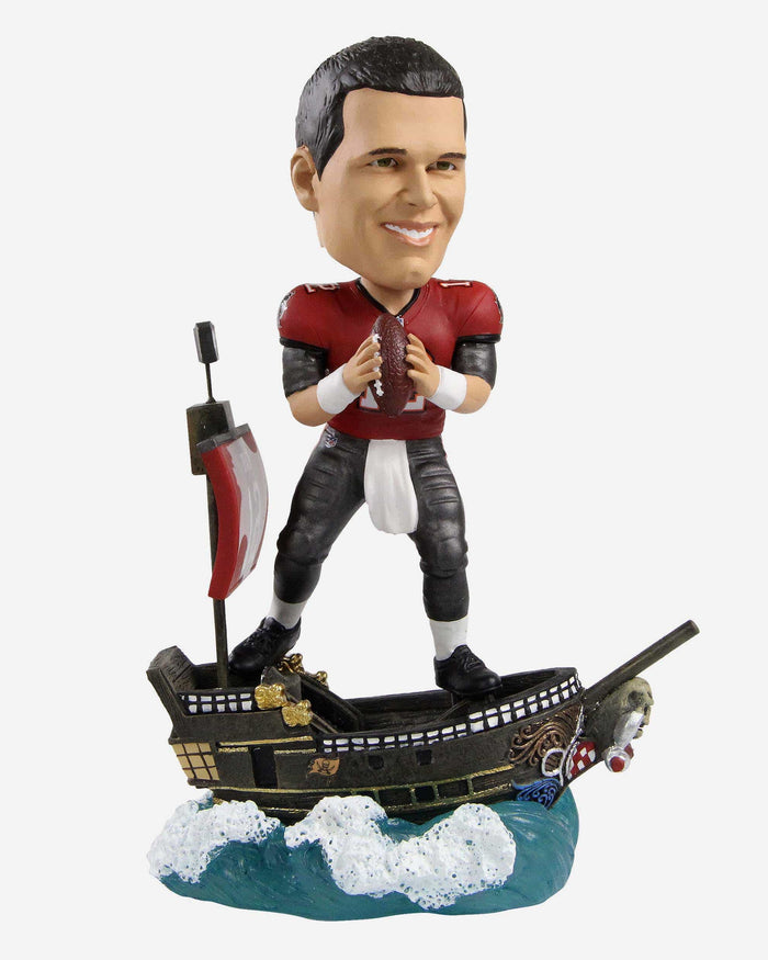 Tom Brady Tampa Bay Buccaneers Pirate Ship Bobblehead FOCO - FOCO.com