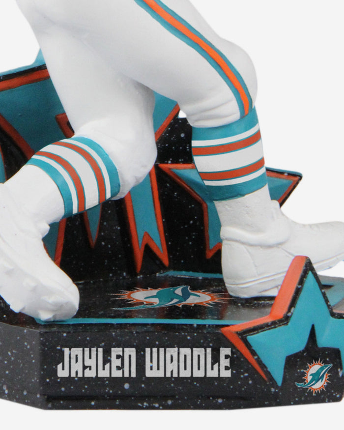 Jaylen Waddle Miami Dolphins Rising Star Bobblehead FOCO - FOCO.com