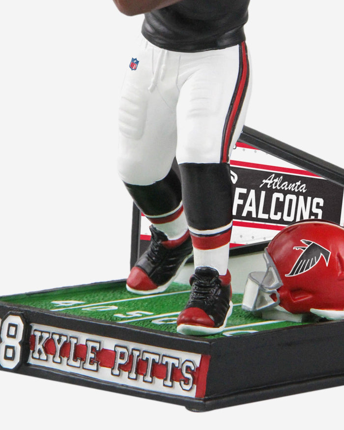 Kyle Pitts Atlanta Falcons Retro Uniform Bobblehead FOCO - FOCO.com