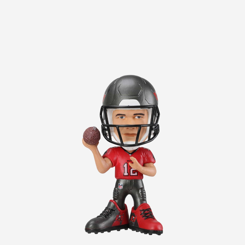 Tom Brady Tampa Bay Buccaneers Vinyl Showstomperz Bobblehead FOCO - FOCO.com